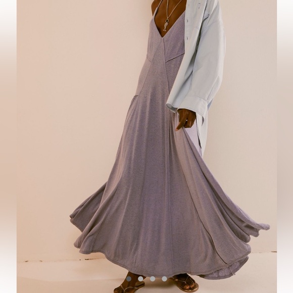 Free People Eros Maxi Dress in Pale Iris has strappy open back, easy fit, NWT. - Picture 2 of 9